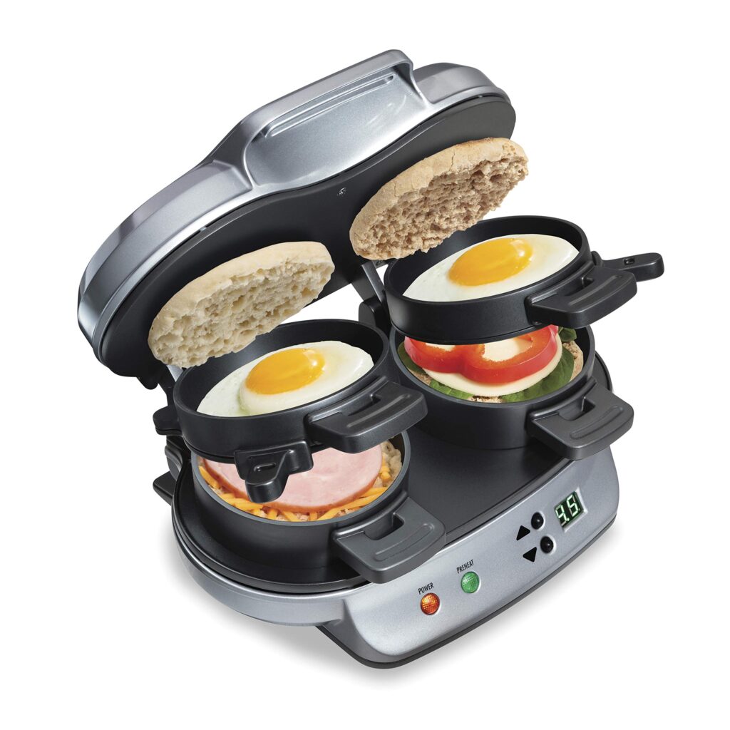 Picture showing how the sandwich maker is used 